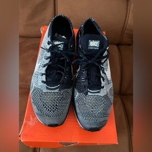 Nike Flynit Racers